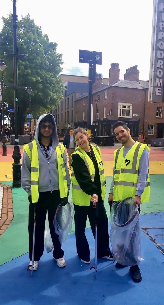 SouthsideDist's tweet photo. Big thank you to all our volunteers who joined yesterday’s community litter pick! 💚🌍
We’re also incredibly grateful to Ibis Budget Birmingham Centre for organising and supporting the event 🙌
Together we’re making a difference! https://t.co/jAVQBmID6S
