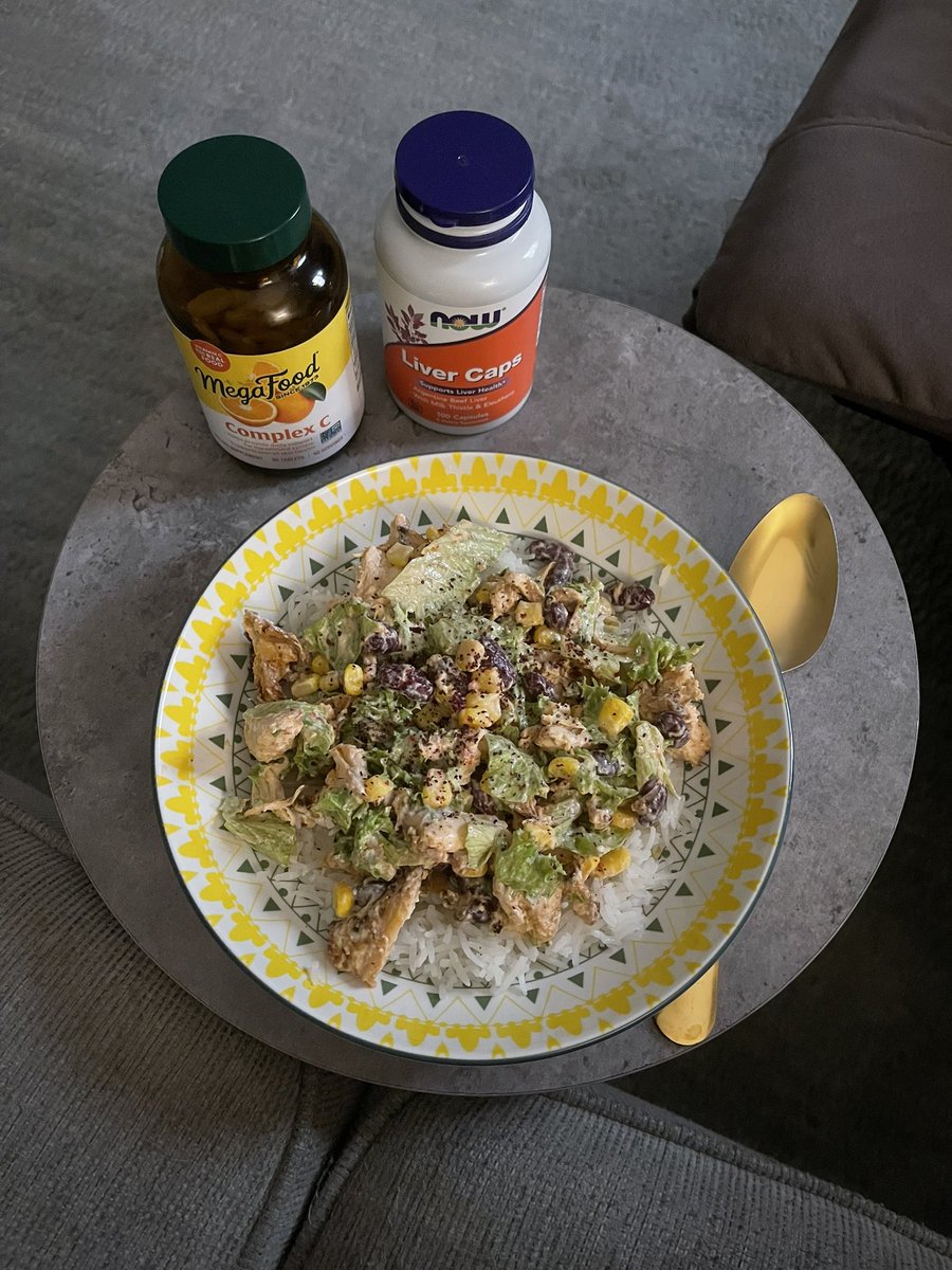 riaindeclup's tweet photo. مدري بس اهم ابي اكل😁 https://t.co/aASXEOXnSb