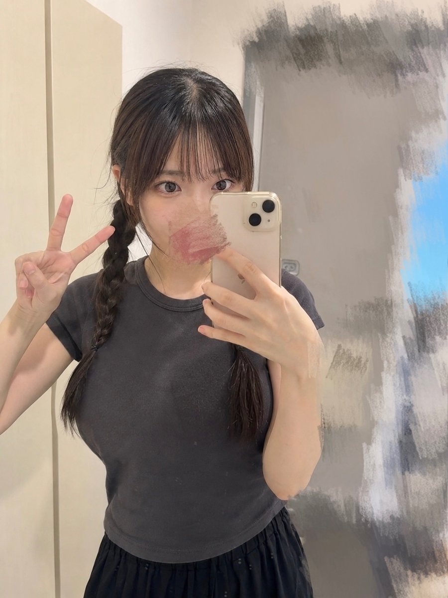 るり tweet media