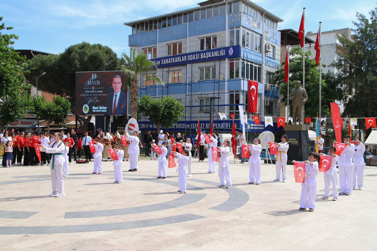 GSBAydin's tweet photo. 📍Köşk Gençlik ve Spor İlçe Müdürlüğü

Köşk ilçemizde, 19 Mayıs Atatürk’ü Anma, Gençlik ve Spor Bayramı kutlamaları büyük bir coşku ve gururla gerçekleştirildi. https://t.co/lZuk8XWMW2
