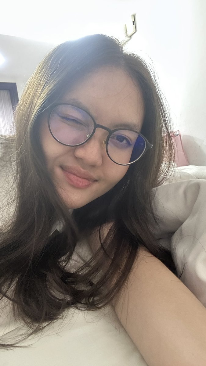 ᶜʰᵉˡˡʸ ⋆ tweet media