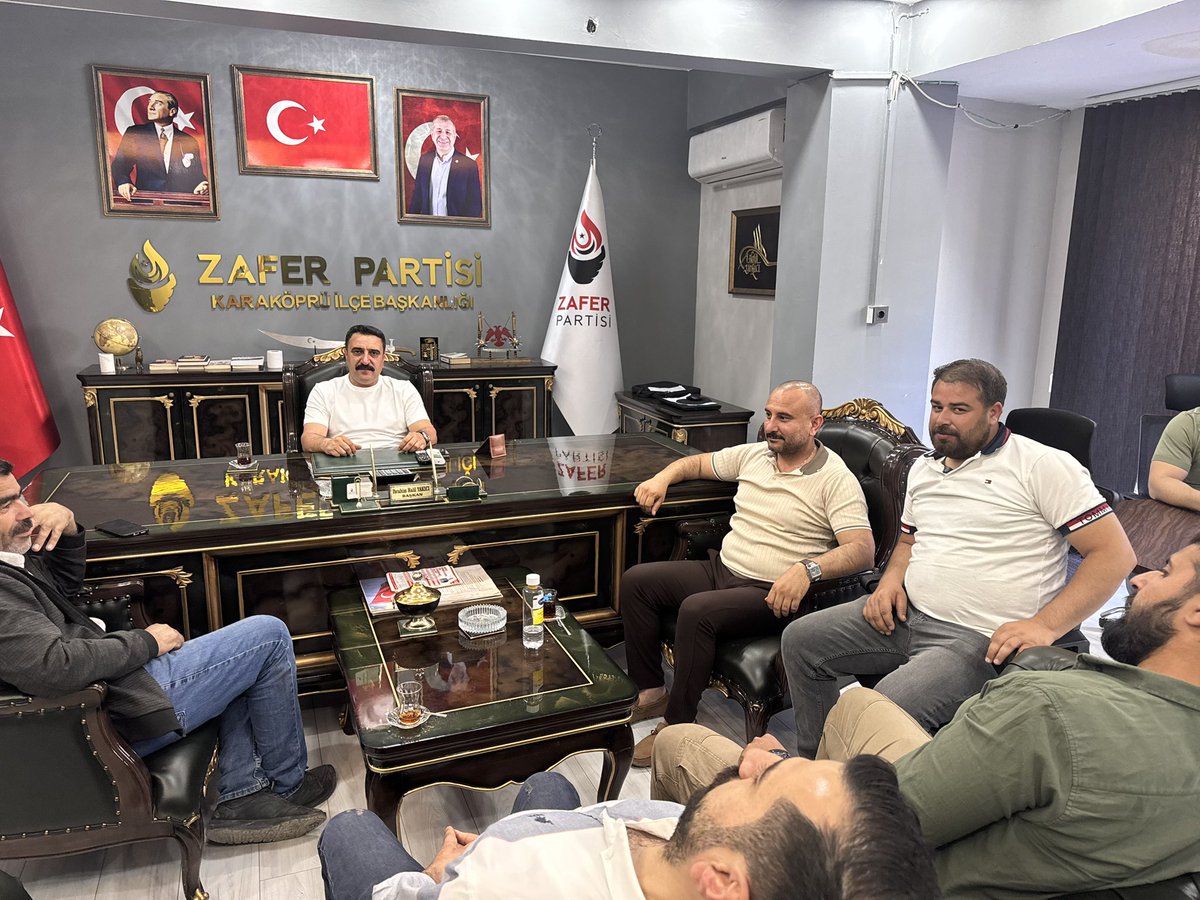 ihalilykc's tweet photo. Bugün ilçe başkanlığımızda, Elma İnşaat Yönetim Kurulu Başkanı iş insanı Aşkın Elma ve beraberindeki kıymetli misafirleri ağırlamaktan memnuniyet duyduk.

Nazik ziyaretleri ve samimi sohbetleri için kendilerine teşekkür ediyor, çalışmalarında başarılar diliyorum.@askinelma63 https://t.co/iClEbFm1TW