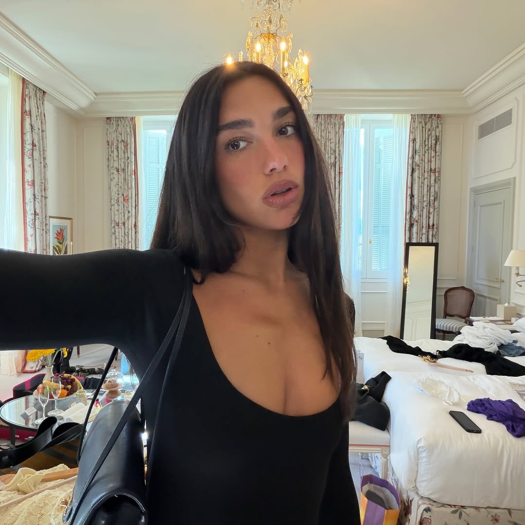 DUA LIPA tweet media