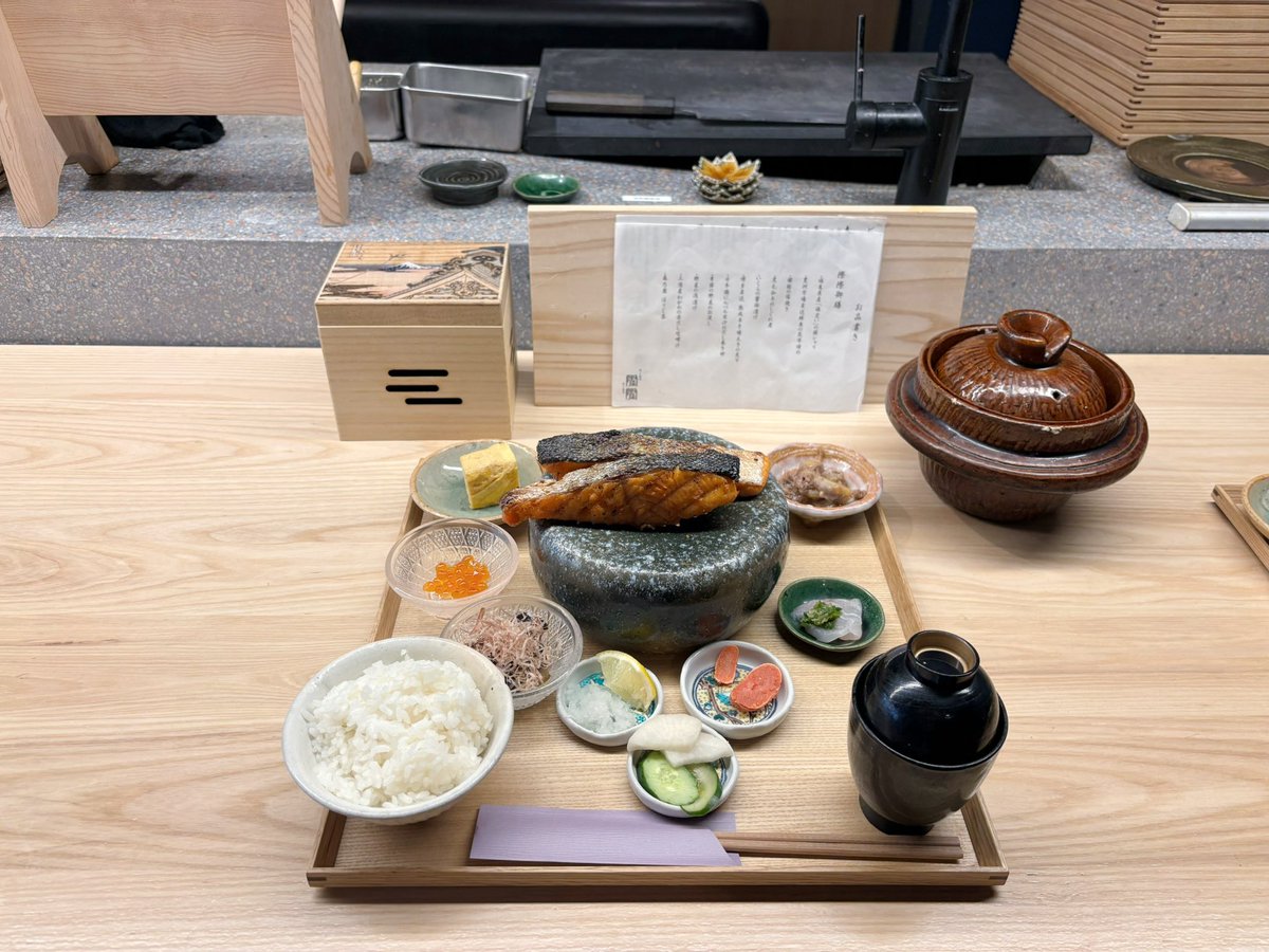 銀座にある定食屋さん⭒ꠂ᩠🐟🍚🥢 めちゃめちゃ美味しいし、定員さん