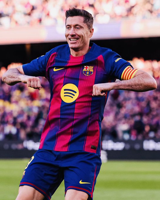 RhombusReport's tweet photo. 🚨 Robert Lewandowski intends to live in Barcelona after retiring from football! He has fallen in love with the City. 💙 https://t.co/kz0HNI7cVJ