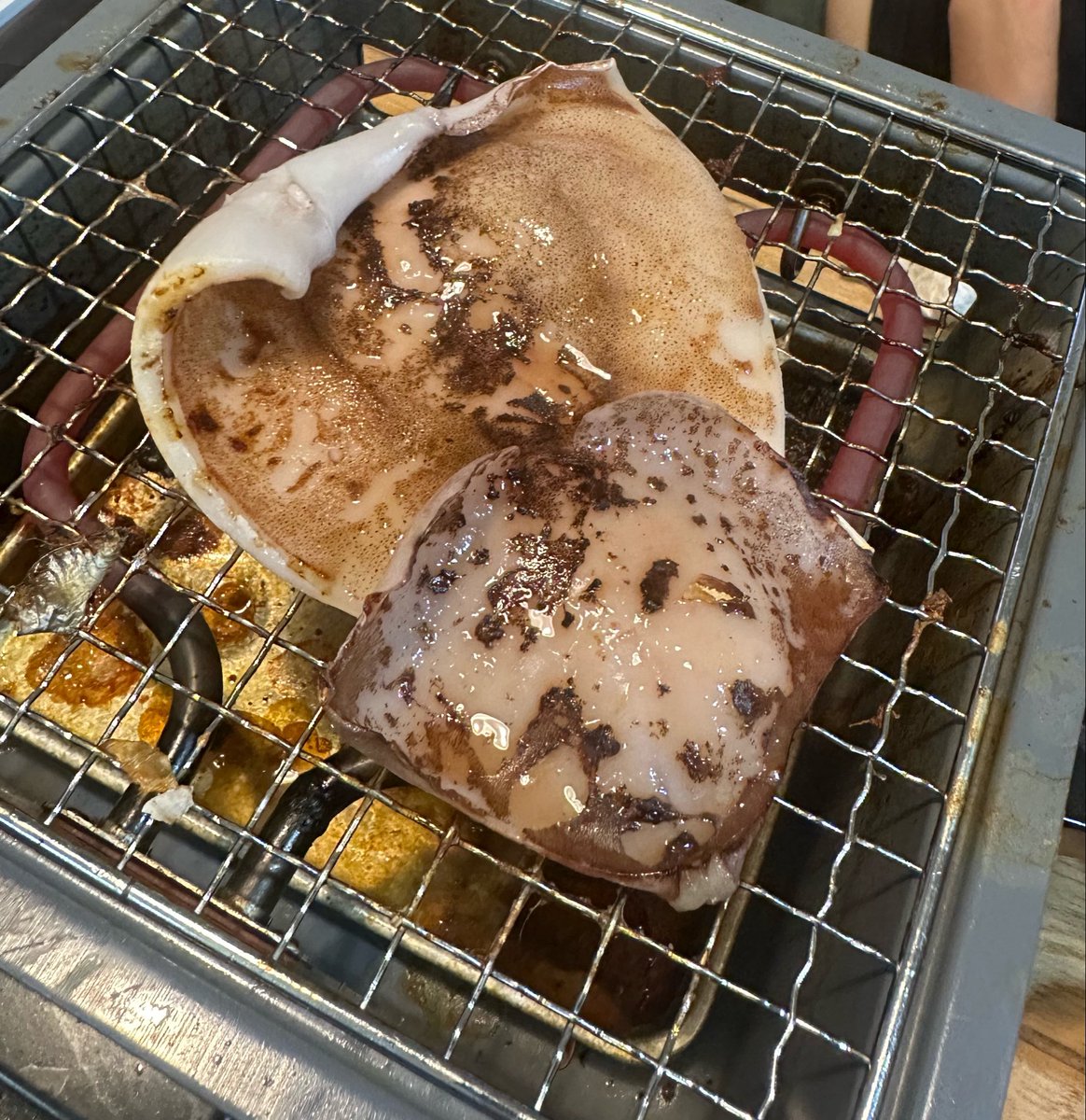 帆立2、牡蠣2、海老5、イカ1で800円よ！！？幸せ〜🐟