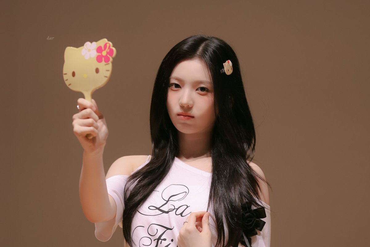 checkyourluv's tweet photo. 260515 #ifeye #이프아이 #MEU #미유 https://t.co/KHFPZHodwW