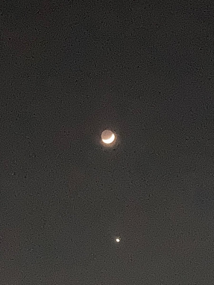 きれいだな🌙 #三日月 #月 #東京 #moon #tokyo #japan