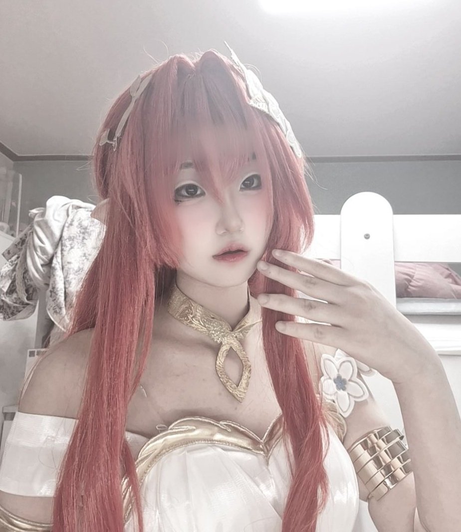 榴花 tweet media