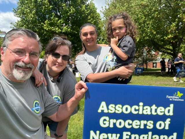 AGNortheast's tweet photo. Coming together as a community to raise money for a great cause and make a real difference. Every step counts. 💙

Thank you to everyone who participated and support the 36th Annual Walk Against Hunger at Veteran’s Park in Manchester, NH! https://t.co/VAOx0pBL6Q