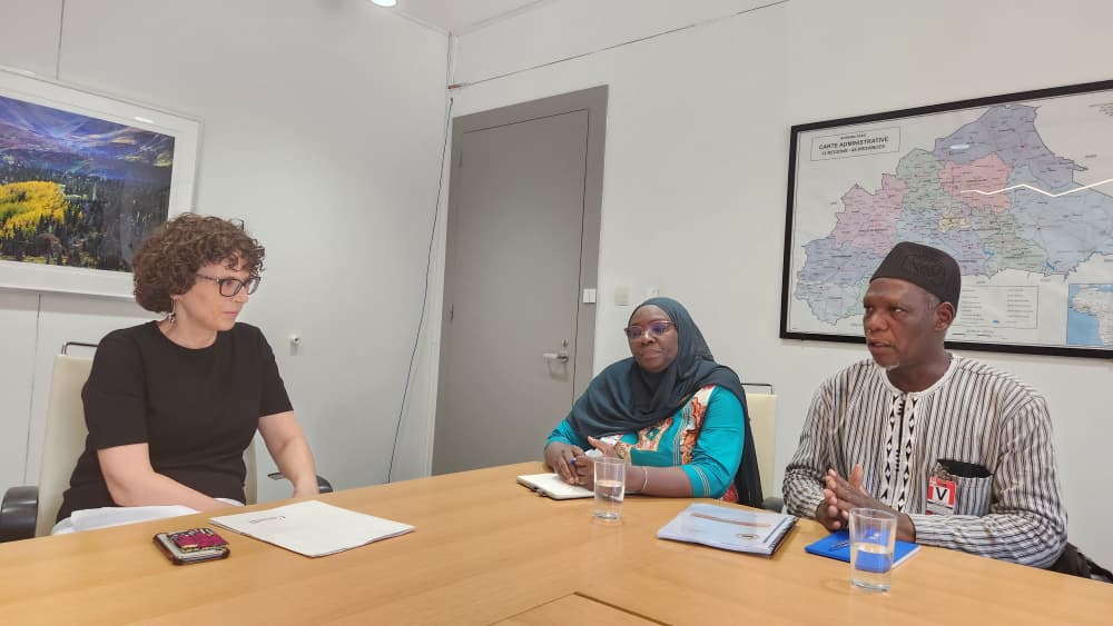 CanEmbBFA's tweet photo. Ambassador Guthrie was pleased to welcome the "Islamic Cultural Centre of Burkina Faso for Dialogue and Social Cohesion", a promoter of #peace and dedicated to empowering Muslim women and girls.
 Together 🇨🇦🤝🇧🇫 for #peace in #BurkinaFaso https://t.co/TaSz3bHTrF