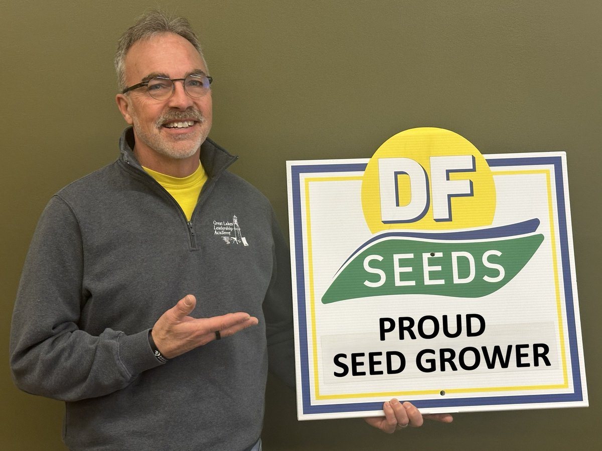 DFSeeds's tweet photo. Seed Grower Profile - Our next featured seed grower is Jeff Sandborn of Sandborn Farms in Portland, MI. Jeff grows wheat seed annually. Jeff is also very engaged in his community and serves on the Michigan Farm Bureau Board of Directors. Thanks for your partnership, Jeff. https://t.co/SVHv2dB6ov