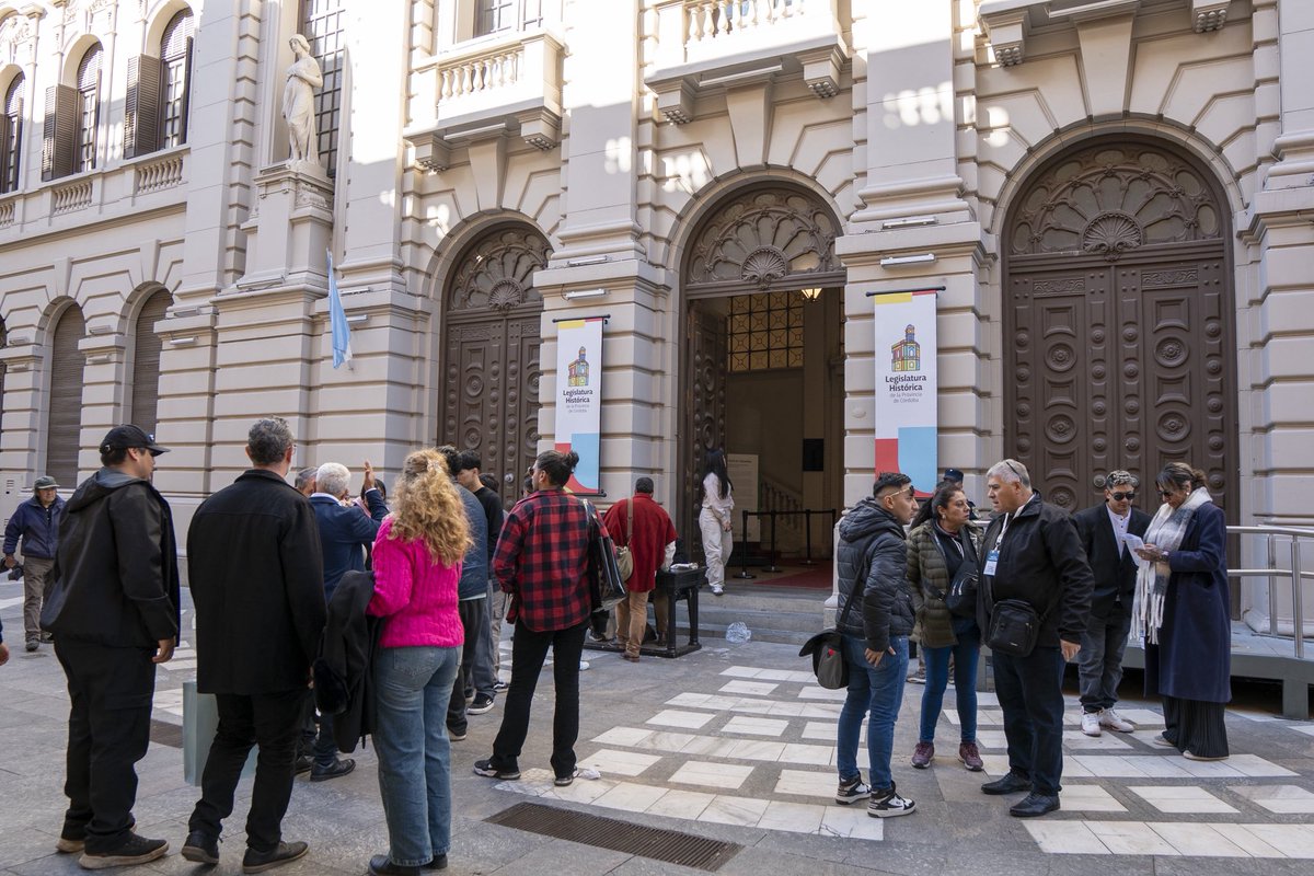 myriprunotto's tweet photo. En tiempos donde vuelven los discursos de odio, la discriminación y los ataques contra las diversidades, en #Córdoba seguimos construyendo espacios de participación, escucha y ampliación de derechos.

Desde la @LegislaturaCBA , impulsamos una nueva edición del #ParlamentoDeLaDiversidad junto a organizaciones y representantes de toda la provincia, reafirmando el compromiso de avanzar hacia una #LeyAntidiscriminatoria que garantice más igualdad, más respeto y más inclusión.
Porque no alcanza con hablar de diversidad: hacen falta decisiones políticas concretas para construir una sociedad donde nadie sea excluido por ser quien es.

Este es el camino que queremos seguir construyendo en nuestra provincia: una sociedad con más convivencia, más empatía y menos violencia.
