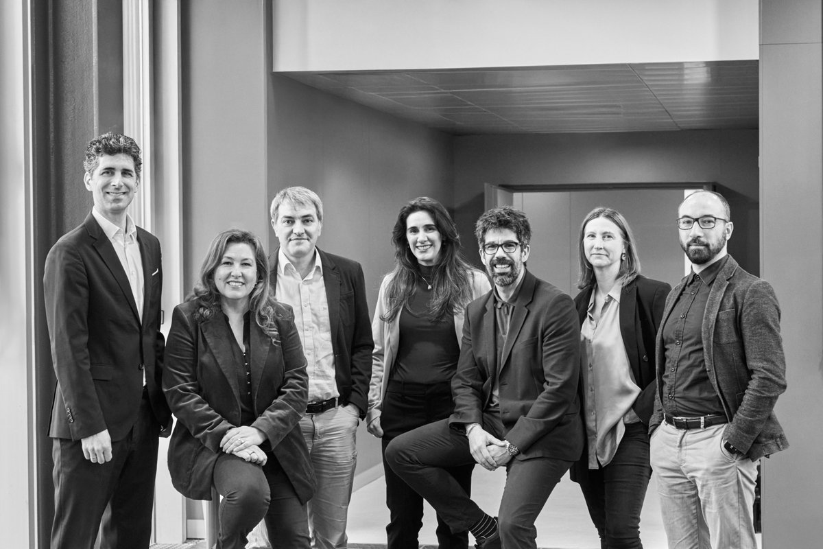 Photokrete's tweet photo. 🏙️ Menos calor y más sostenibilidad en las ciudades: @CSIC avala la ciencia de PhotoKrete.
Nos alegra recibir el Premio de Emprendimiento 2026 por nuestros morteros fotónicos. Un logro que contribuye a mitigar el efecto isla de calor urbano. 
Gracias @CSIC y @CFMdonostia https://t.co/Lhuuoecbf3