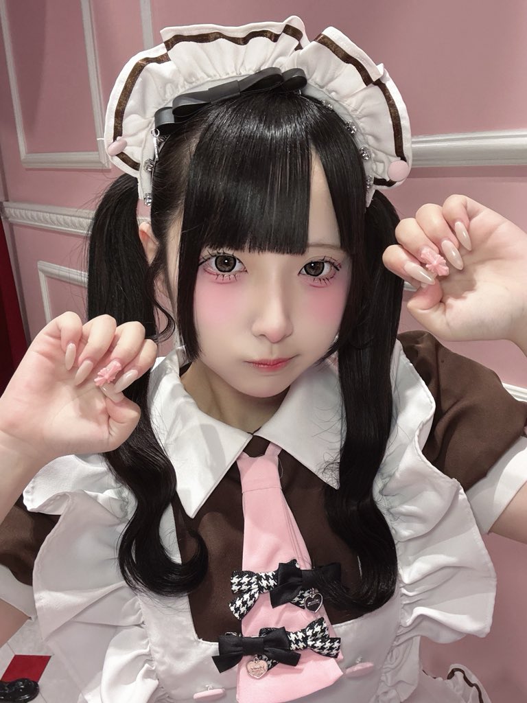 うらる tweet media