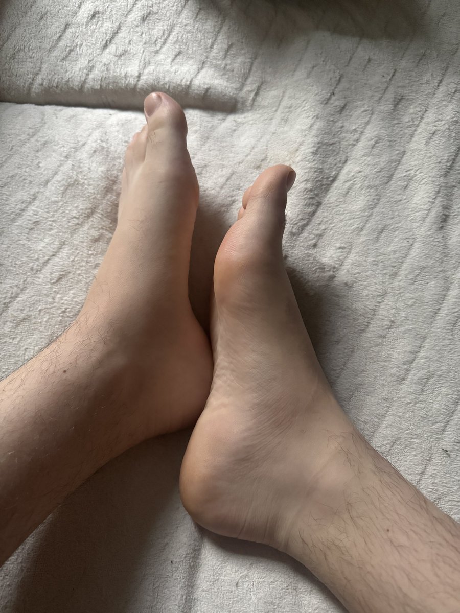Master_Lucca_'s tweet photo. Bonjour les p’tites salopes
Une vue de tes désir les plus profond 😈 https://t.co/m9ztZeWx9D