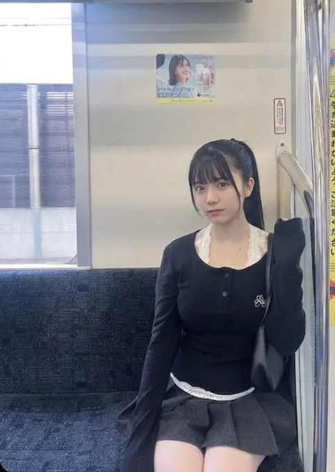 こはる tweet media
