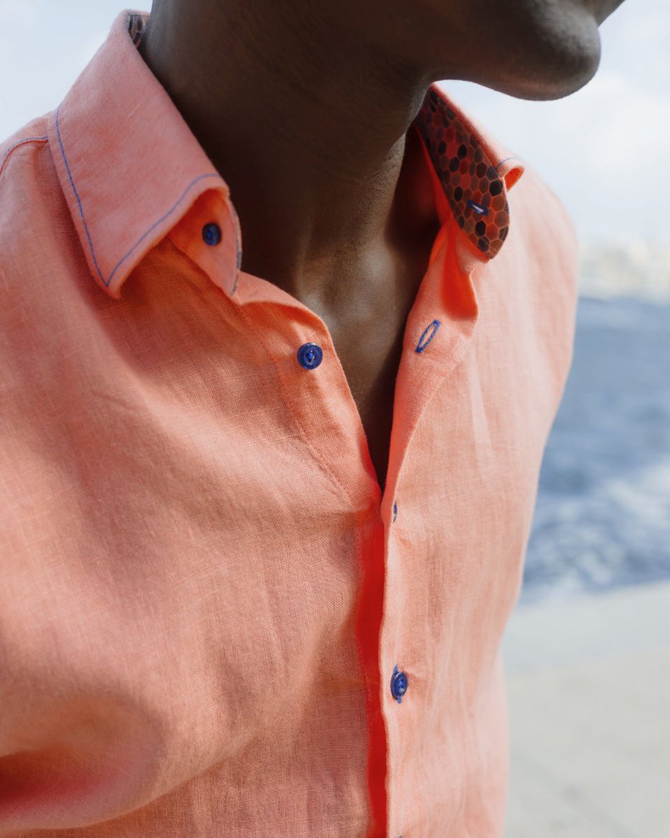 HammerMade's tweet photo. Linen — the fabric of summer.☀️🍊 Cut from breathable linen with contrast detailing throughout, the Amalfi garment-dyed linen short sleeve brings a fresh energy to warm-weather dressing.

Explore summer linen: https://t.co/O7BhhbEXM3

#HammerMade #WearAHammerMade #Menswear #Minnesota #SummerStyle
