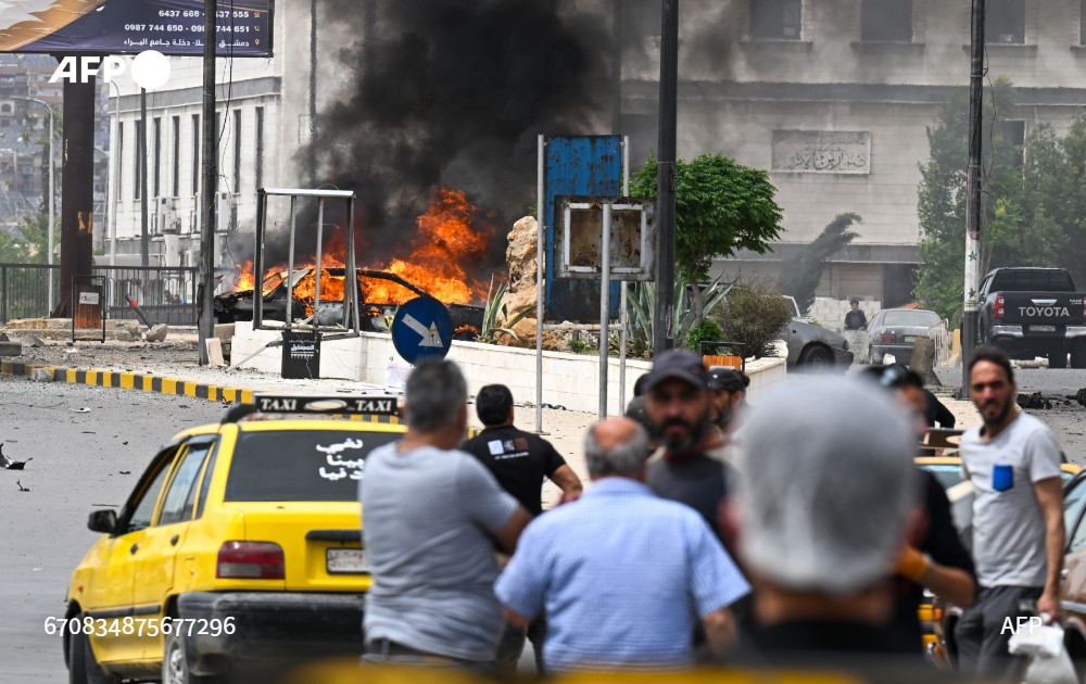 LayalAFP's tweet photo. A car bomb in #Damascus killed one person on Tuesday, a Syrian civil defence source told @AFP , with a security source saying an explosive was planted in a vehicle near a defence ministry-affiliated building.
AFP's first images https://t.co/pEmU2YxH8c