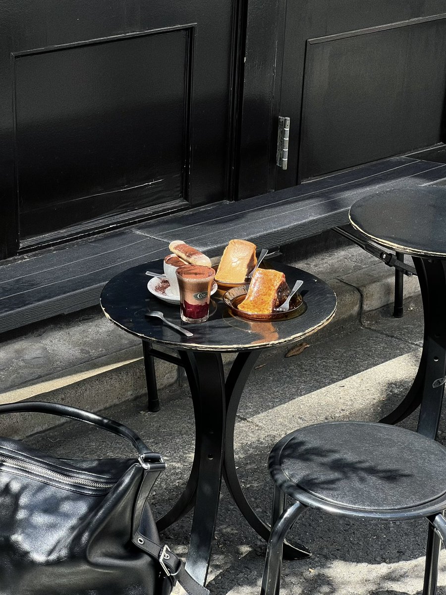__nmsk13's tweet photo. 新宿にある、
濃厚エスプレッソが美味しいカフェ☕️

ブリュレされたチーケー、
一緒に頼んだら完璧だった https://t.co/AlhoYIQTzH