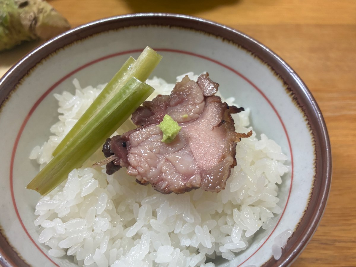 r2dpt's tweet photo. 今夜は見学のお土産でもらってきたブツを調理

ニジマスの塩焼き
猪肉のロースト

どちらにもワサビがあう！うめえ！
奥多摩ワサビ、最高です
#まっさんあざす https://t.co/V8MG5l4Lx1
