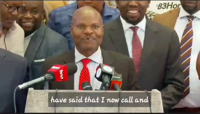 LabanMbunya's tweet photo. Kennedy Kaunda became a man of the moment and shined more than the President of Matatu Owners Association, Albert Karagacha.

The government immediately spotted him and hoodwinked him with a fat cheque, and he's now smiling, saying with all due respect to the bank.

Without value, no one can recognise you. Nature chooses their targets and make them the highest bidder. As a man,learn to use opportunities and use them well

Congratulations, Kennedy Kaunda. 
#RejectFuelPrices