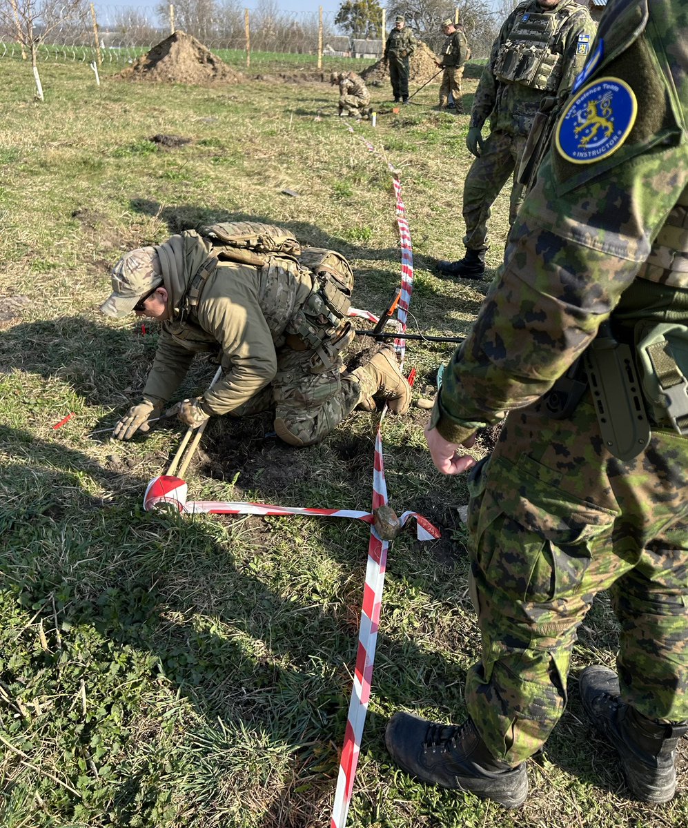 LionDefenceTeam's tweet photo. 🇺🇦 Tue konkreettisesti Ukrainan puolustajia 🇫🇮

Avasimme tukikaupan, josta voit hankkia erilaisia tukituotteita – kuten merkkejä, rannekkeita ja paitoja – samalla tehden oikeasti merkityksellisen teon.

Kaikki tuotot käytetään Ukrainassa tapahtuvan koulutustoimintamme kuluihin. Lisäksi verkkokaupassa voit osallistua suoraan puolustajille lahjoitettavien välineiden hankintaan, kuten:

🚁 droneihin
🖨️ 3D-tulostimiin
🔋 akkuihin ja virtaratkaisuihin
🛠️ muihin akuutteihin kentällä tarvittaviin välineisiin

Voit ostaa kokonaisia tuotteita tai osallistua pienemmällä summalla hankkimalla osuuksia lahjoitettavista välineistä. Jokainen euro menee käytännön apuun.

👉 Linkit tuotteisiin ja tukikohteisiin löytyvät kommenttikentästä.

Kiitos jokaiselle, joka auttaa meitä auttamaan. 💙💛