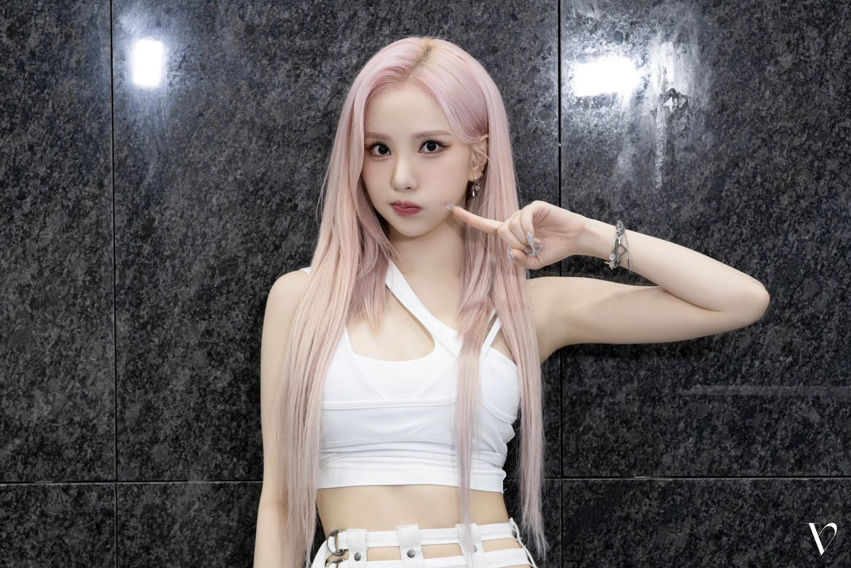 ฅ^•ﻌ•^ฅ | 𝕷𝖆 𝕷𝖆 𝕷𝖔𝖛𝖊 𝕸𝖊 | tweet media