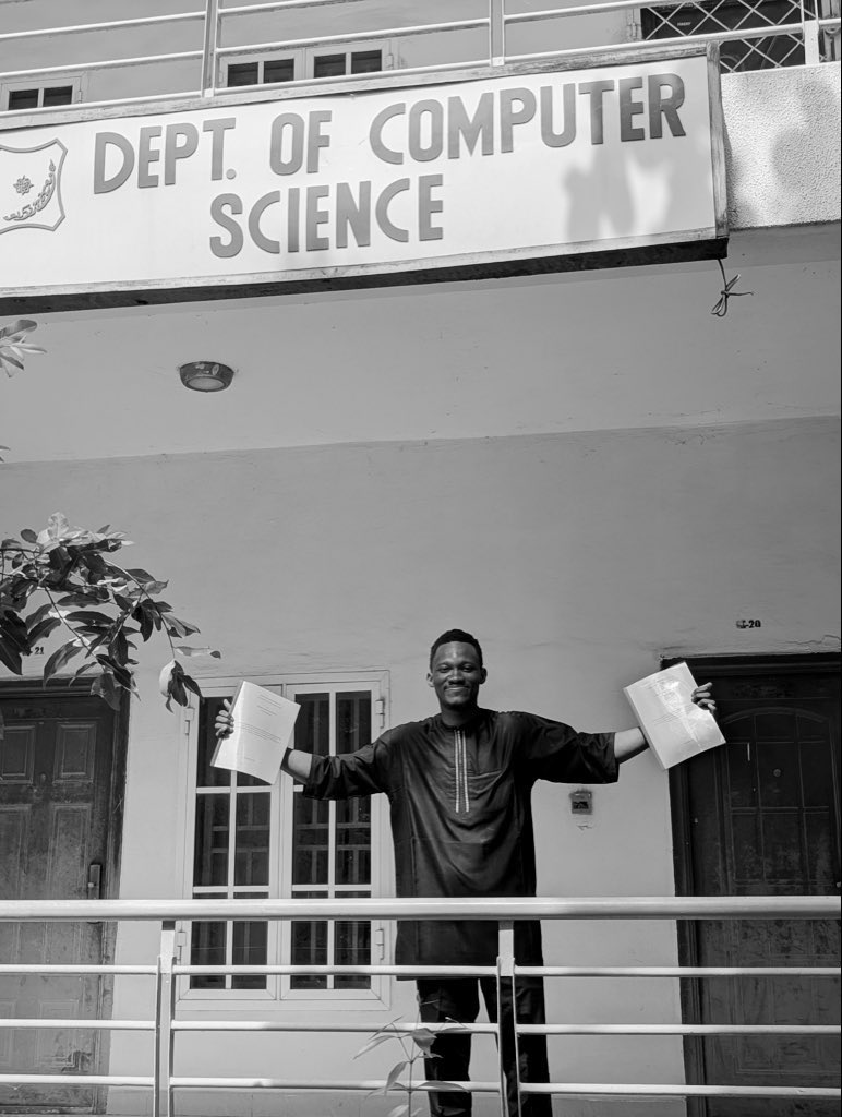 _Jaybee01's tweet photo. graduate of computer science from a public Nigerian university. https://t.co/RTuEMlYyyZ