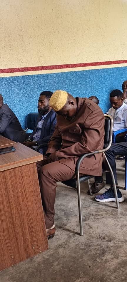 Bakonda2's tweet photo. #mongala: comment les députés provinciaux peuvent-ils transformer la salle de la plénière un un dortoir parlementaire 🤣🤣🤣🤣 baliaki nini ? Bamelaki agene ? 
@russie92851 @echoducongo5 @parlementaire04 @chauffeur243 @StanysBujakera @ponacongo243 @swahilitimes https://t.co/w417K7Of8H