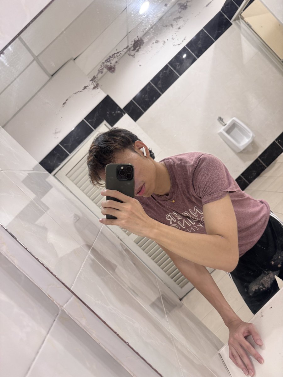 holycifer's tweet photo. What ups https://t.co/CaV9sYWuUM