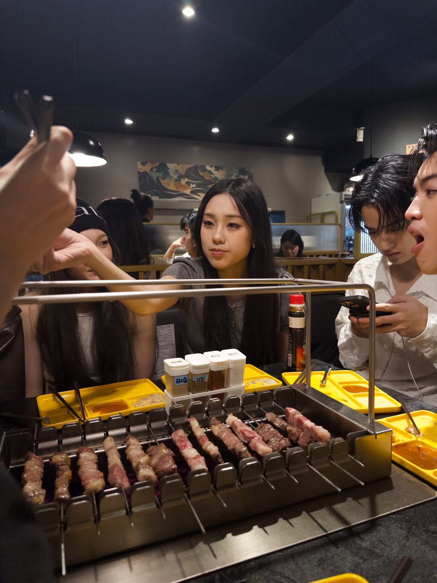 JeffBarcodeBR_'s tweet photo. 📷 19.05.26 ♡ IG Feed ♡ @.ciinthesea
MOMENTOS do CLO'VER e o FELLIZ na passagem deles pelo Japão ❤️
#barcodetin #FELLIZ
#CLO_VER @BarcodeTin https://t.co/OJIN3dYlQO