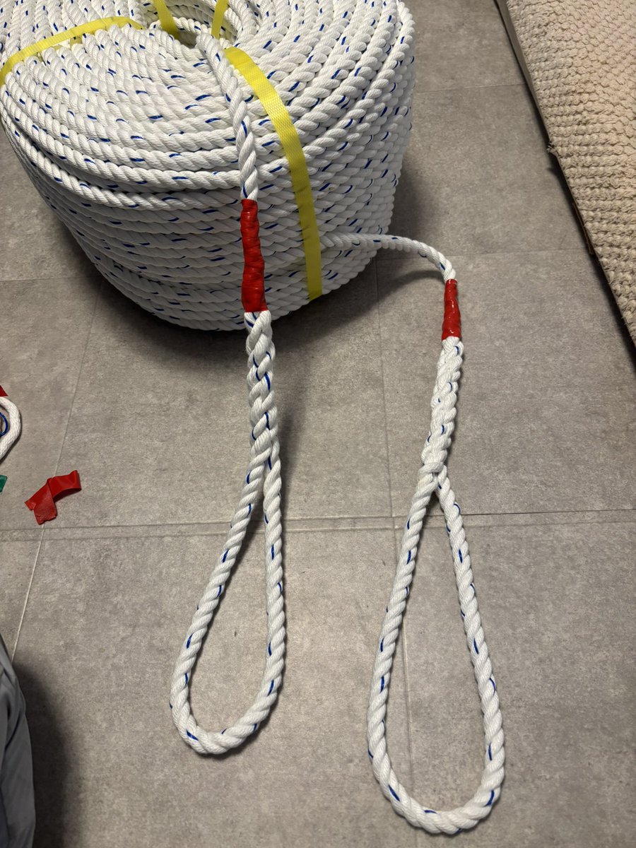 ycfmt1181's tweet photo. アイスプライス加工されてないロープを買って自分で編めば何万円も安く買えます https://t.co/YSVxcOMcgd