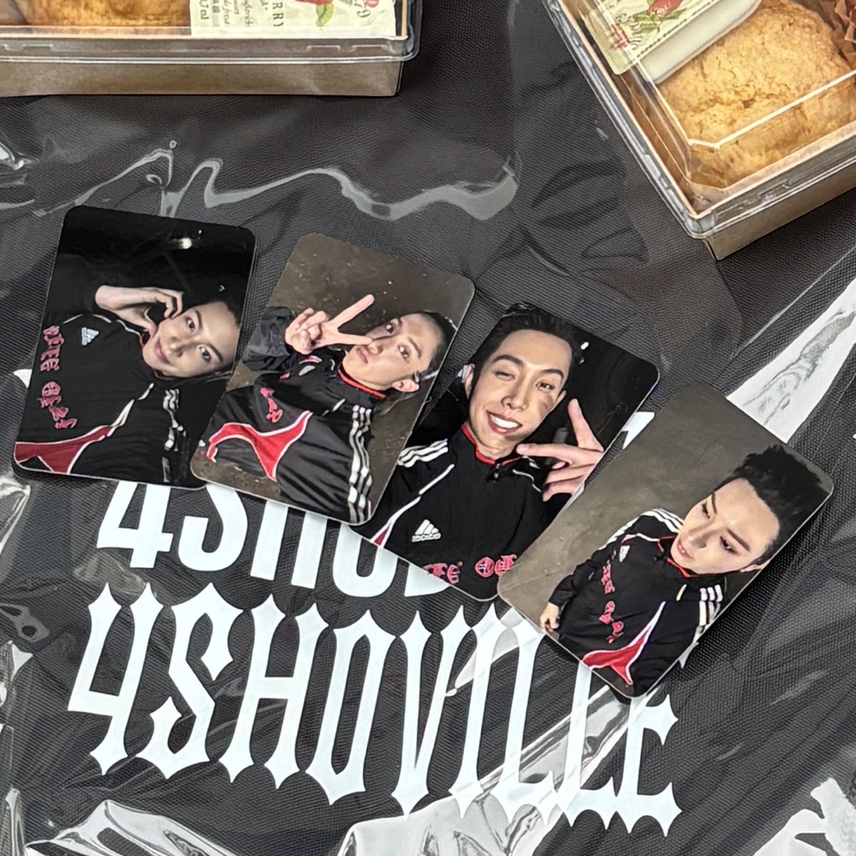 kaonarcshi's tweet photo. 롱샷 엠카 사녹 포카 양도

일괄 반택포함 13.0

https://t.co/WkmkBDkCtO

권오율 김률 우진 루이 공방 Lngshot Ohyul Ryul Woojin Louis https://t.co/CG0eGQuajB