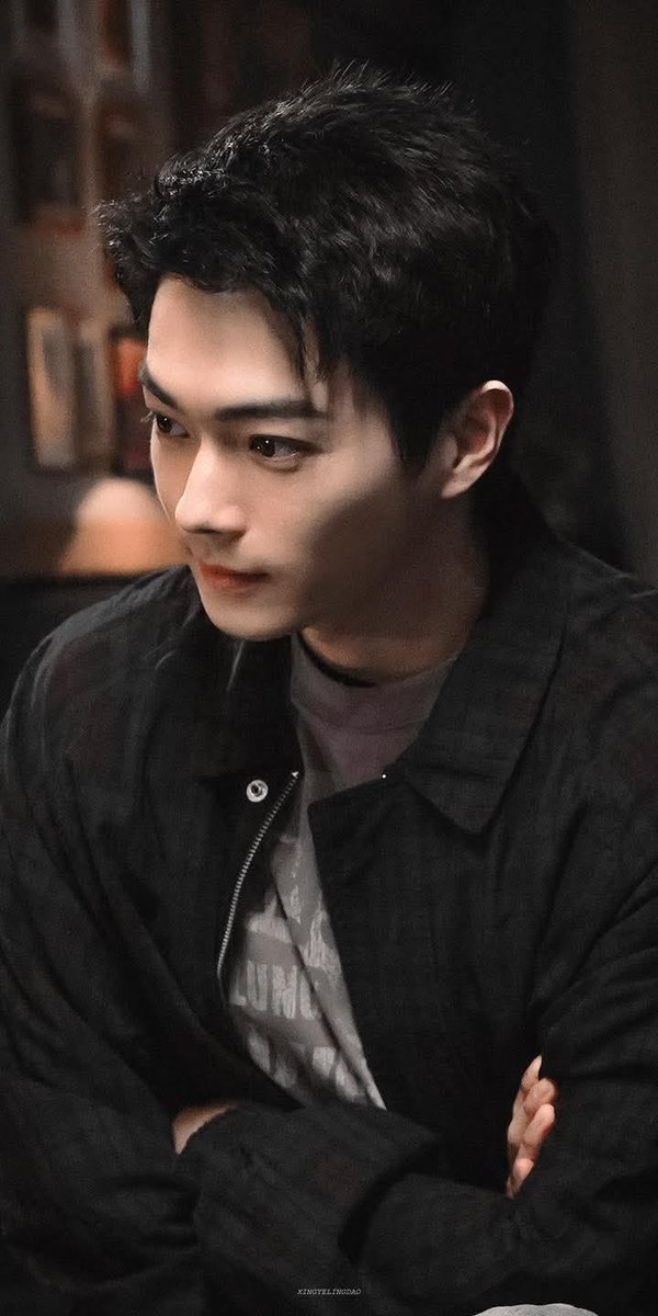 belleemoon's tweet photo. ♡♡♡

Xu Kai's "Eight Hundred" is going to air on Jiangsu Satellite TV! 

without any promotion... 
this was entirely Eight Hundred's own success. Chen Hui was very well-received, and now even more people will see him 💫

[#xukai ✗ #eighthundred] https://t.co/bhu3hQVWn5
