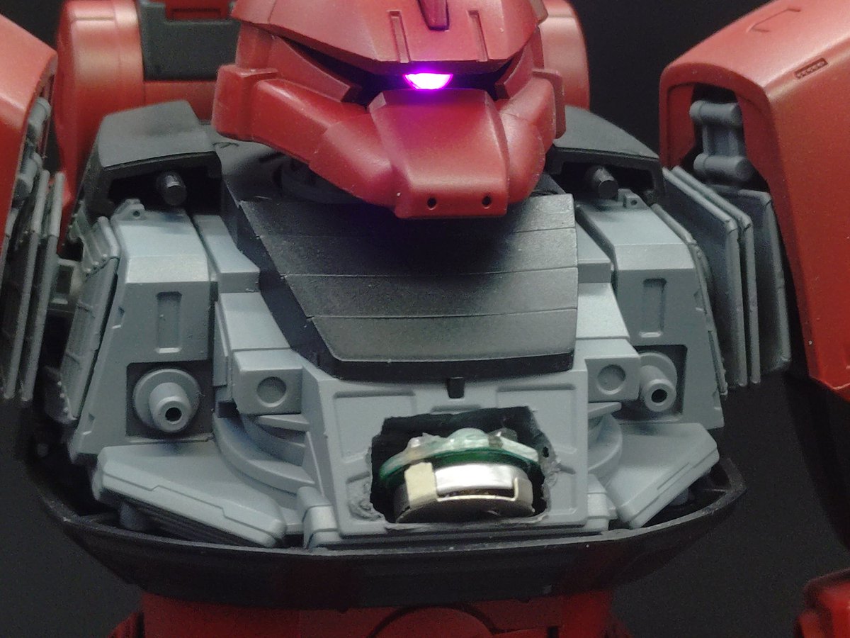 unspacy_vfx's tweet photo. 今回使ったのがこれ。
ジシャックパワーでオン・オフするオルタネイトタイプの磁気LEDモジュール。小型なので以前よりぐぽ〜んさせやすくなったのだ。
電池交換のために取り出せるようにしておくだけ。

#MODMAGIC
#ガンプラ https://t.co/WdoicVVcEt