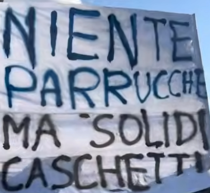 sunday_ky's tweet photo. No vabbè questo capolavoro di striscione me l'ero persa 😂😂😂 
Inter Campione d'Italia https://t.co/dOUecV1kMZ