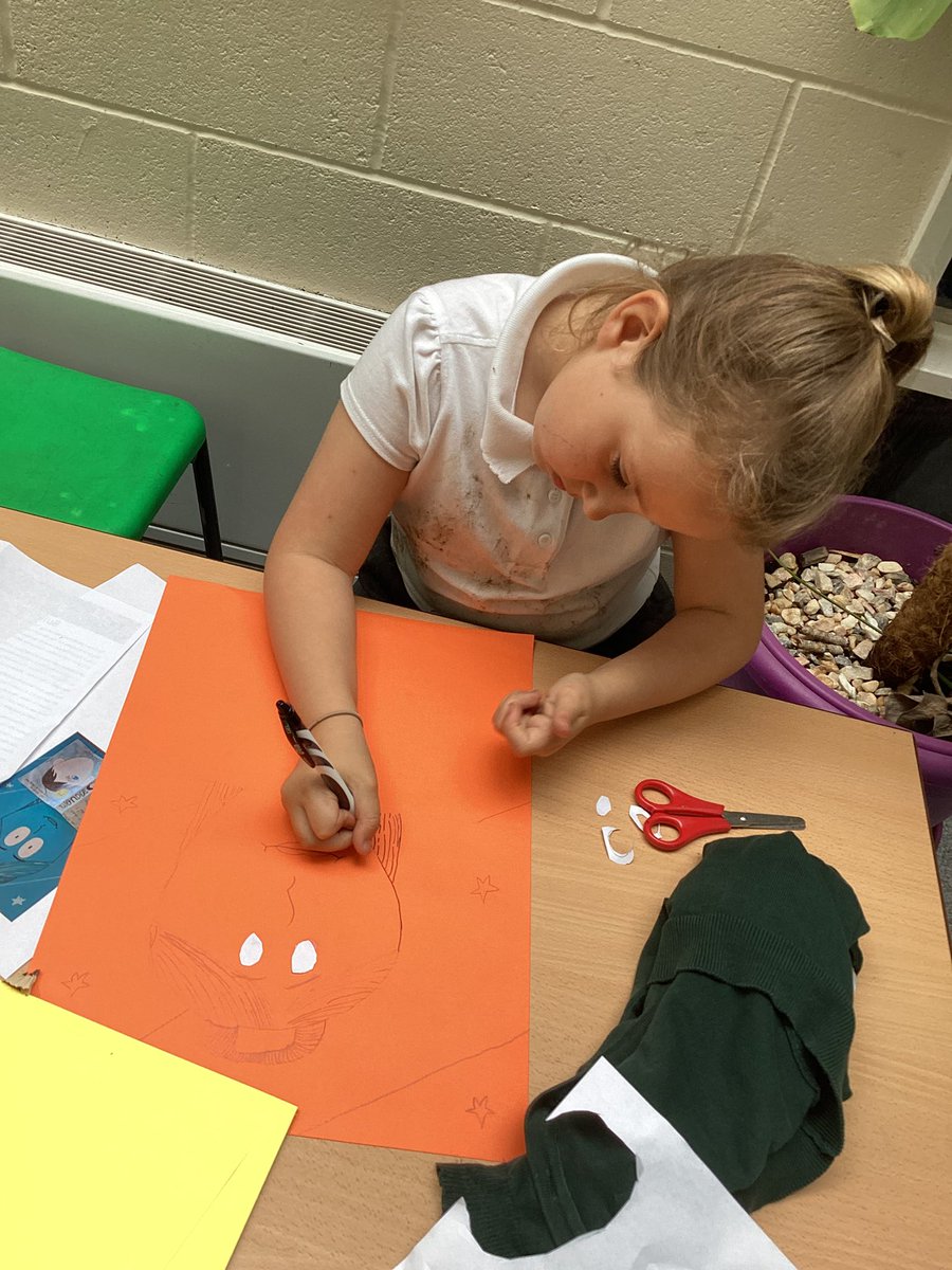 TheGatesReading's tweet photo. Some of our Reading Leaders have been preparing some art work ready for our new display. #TheGates #TheGatesReading https://t.co/l69x70jpJD