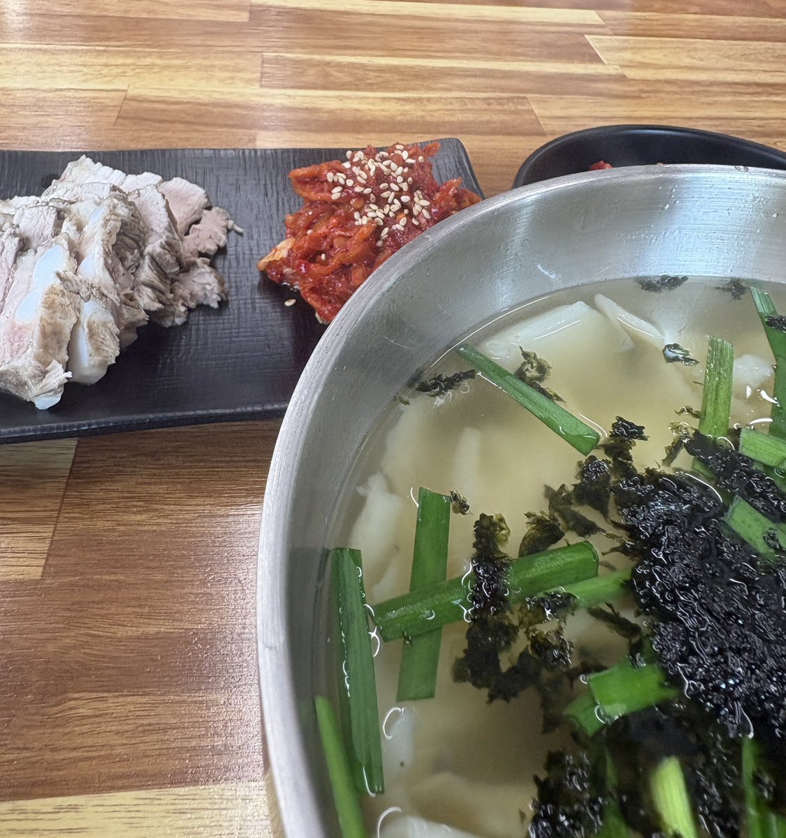 봄이라서 만든 계정 tweet media
