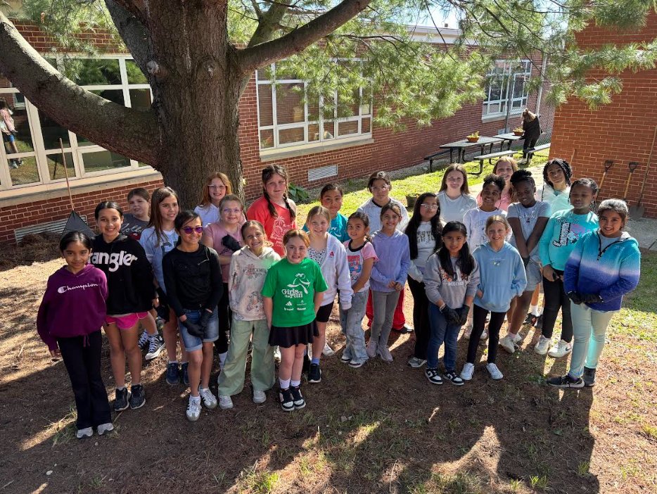 Beecher200U's tweet photo. Our Girls on the Run season has officially come to an end. The girls completed their 5k on Saturday and did a wonderful job! Thank you to all the families and school staff that came to support the girls and celebrate their hard work...

https://t.co/qDG4JSSgcx https://t.co/mLXmJ0oJM2
