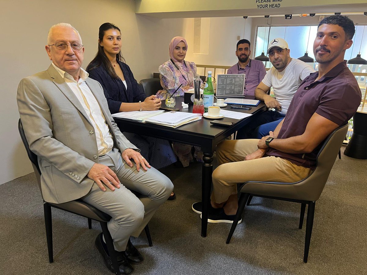 zrouis's tweet photo. Félicitations aux militantes et militants de Jil Jadid - جيل جديد de la zone 6 – Moyen-Orient, Asie et Océanie, qui ont réussi à finaliser et déposer leur liste de candidature aux prochaines élections législatives.

Dans un contexte souvent complexe, marqué par l’éloignement géographique et la dispersion de notre communauté nationale, cette étape témoigne d’un engagement remarquable, d’un sens des responsabilités et d’une volonté sincère de porter une voix politique sérieuse au sein de notre diaspora.

À travers cette candidature, c’est une vision d’avenir pour l’Algérie qui est défendue : celle d’un État de droit, respectueux des libertés, fondé sur la compétence, la transparence et la participation citoyenne.

Nos candidates et candidats porteront également des propositions concrètes en faveur des Algériens établis à l’étranger.

Bravo et merci à Fawzi Bendimerad d'avoir coordonné avec succès cette 1ère étape, avec une équipe dynamique et engagée avec sérieux, détermination et esprit collectif.

Bon courage pour cette campagne et plein succès à toute l’équipe engagée au service des citoyens et d’une Algérie démocratique et ouverte sur le monde.
@JilJadid_Europe
@JilJadid_dz
#DiasporaAlgérienne #الجالية_الجزائرية #jiljadid #جيل_جديد #élections #الانتخابات
