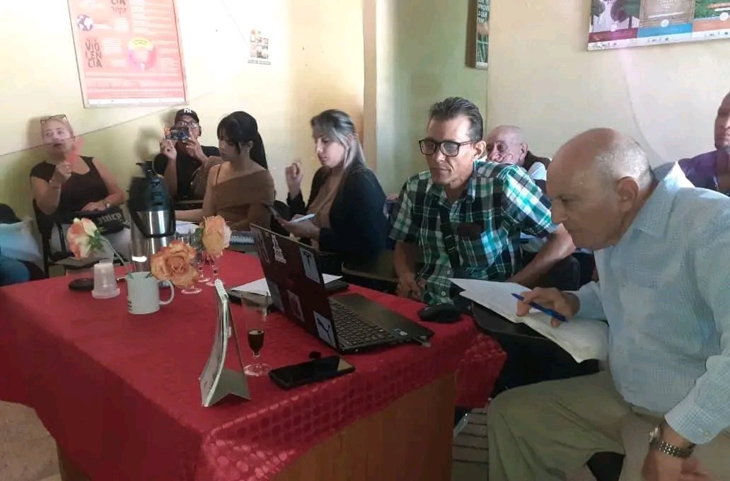 VrpUa's tweet photo. La culminación de estudios desde cada territorio en los momentos actuales ..seguimos apostando por una formación de calidad https://t.co/TrD93Au3oI