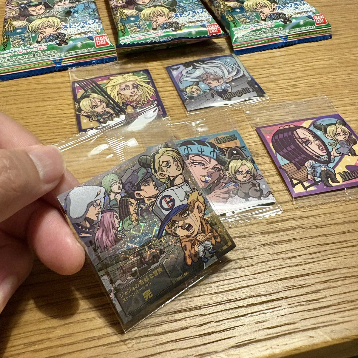 tomo_ark's tweet photo. 一発目でシークレット引いて運を使い果たした感が(*'ω')

#ジョジョの奇妙な冒険
#ストーンオーシャン
#にふぉるめーしょん https://t.co/fg3fDO1Gcs