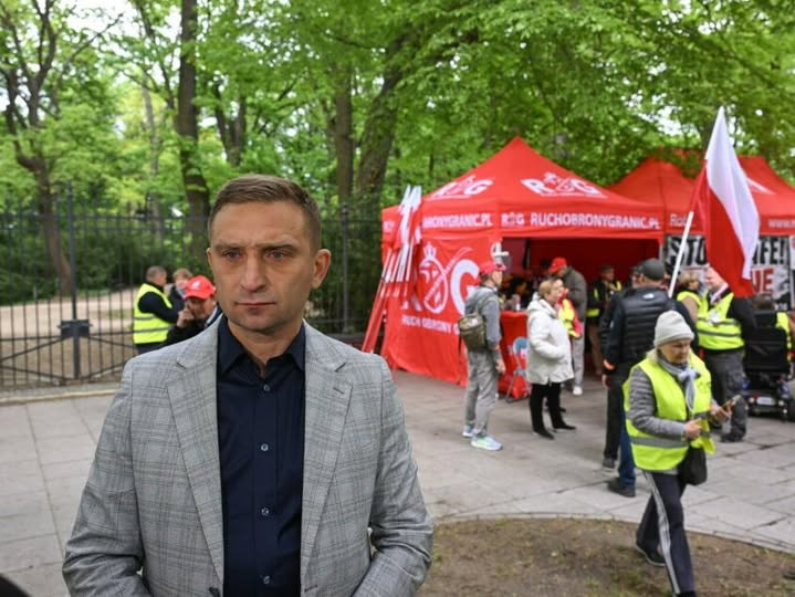 Ewa1626765's tweet photo. Władze Warszawy rozwiązały zgromadzenie znane jako „Miasteczko Gniewu”. 
Brawo Panie Prezydencie Trzaskowski!
zdj. fb https://t.co/k6OTQWAgMu