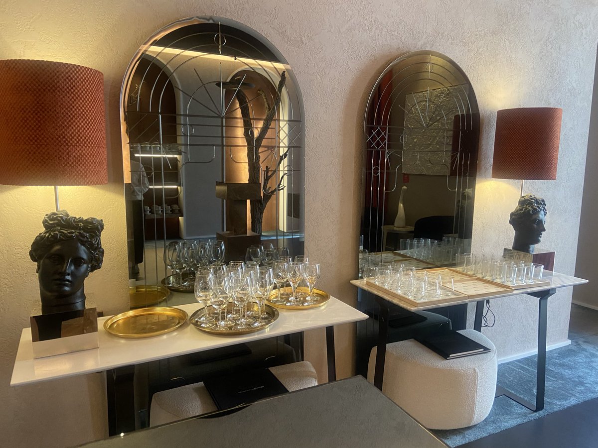 CharoChez's tweet photo. Casa Decor demuestra que los espacios también comunican. Porque #diseño y posicionamiento van demuestra la mano. Y porque las #marcas ya no sólo necesitan verse bien. Necesitan transmitir
#CasaDecor #Branding #Comunicación https://t.co/UjkKvDZdql