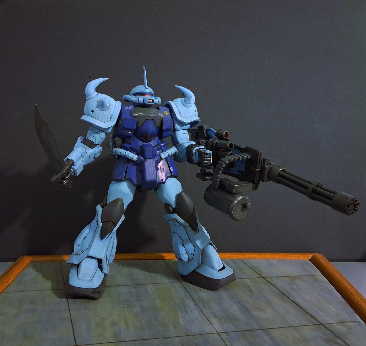 MS-07B3 Gouf Custom - 2609 Bandai MG 1/100 Plastic Kit // Height