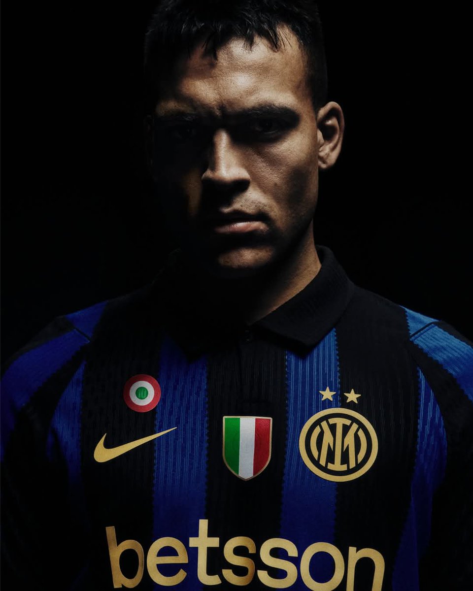 InteristiIhan's tweet photo. Jersey home resmi Inter untuk musim 2026/2027. 
1-10, berapa menurutmu? https://t.co/uuBbpLzOkR