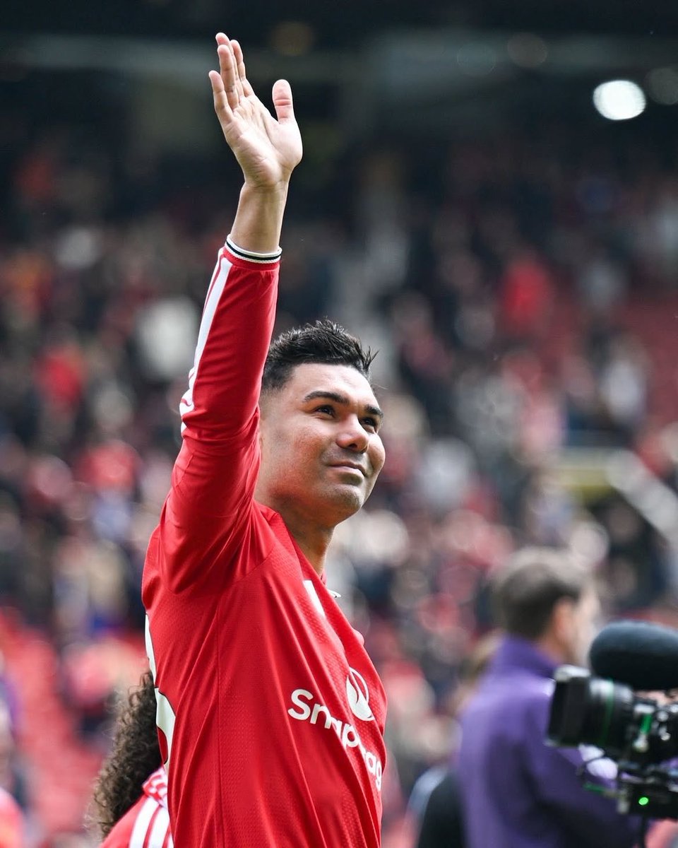 centredevils's tweet photo. 📲 Casemiro’s wife Anna on IG: “🥹🥰What a special day, and what an unforgettable journey these past four years have been. It’s been beautiful to see the love everyone has for Casemiro and our family! 
Sad to be leaving, but with a heart completely full of love ❤️

To the fans, thank you so very much. We’ve been like great friends throughout all these years, and we’ll continue supporting our Manchester United together! 
Once a Red, always a Red❤️

❤️Forever a Red Devils🧑‍🧑‍🧒‍🧒❤️”