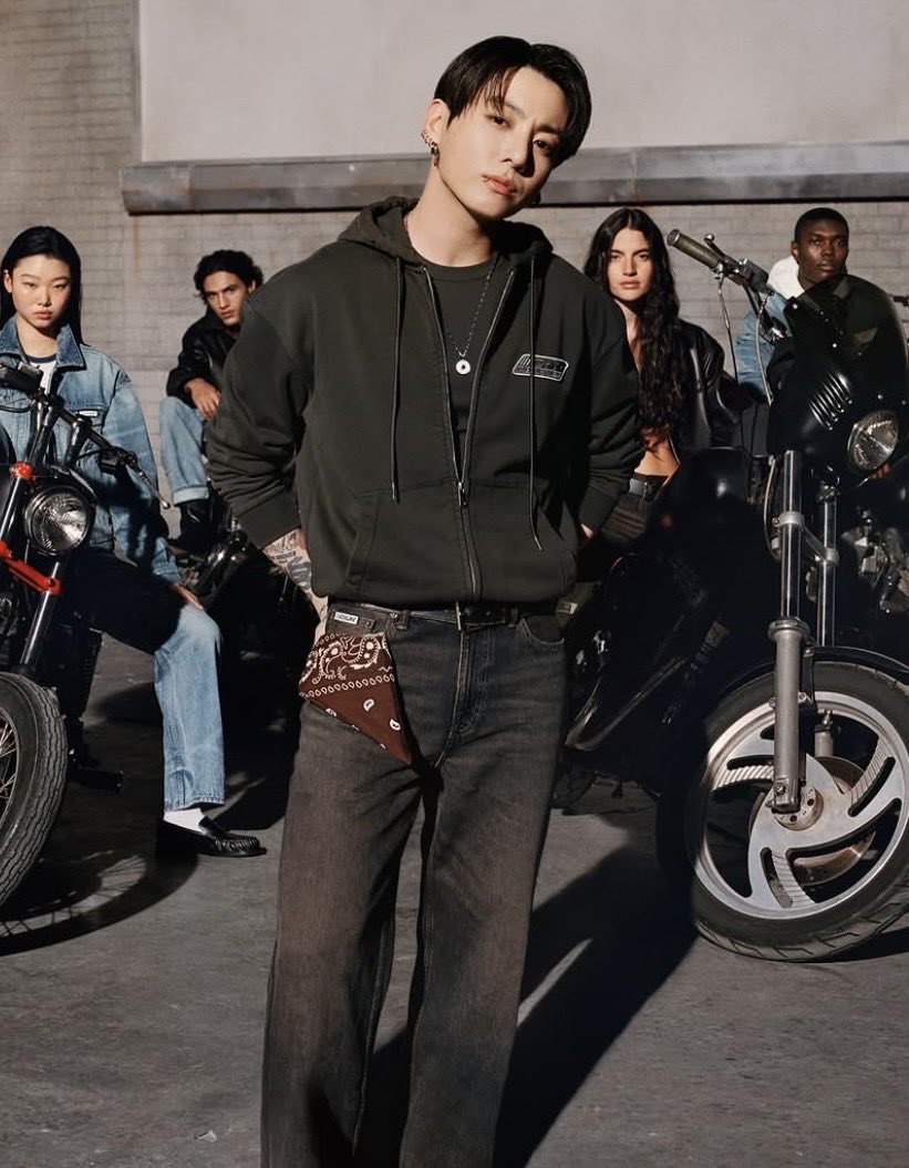 nakypink's tweet photo. Calvin Klein's store on Instagram 📸 https://t.co/1At7Rcf7WR