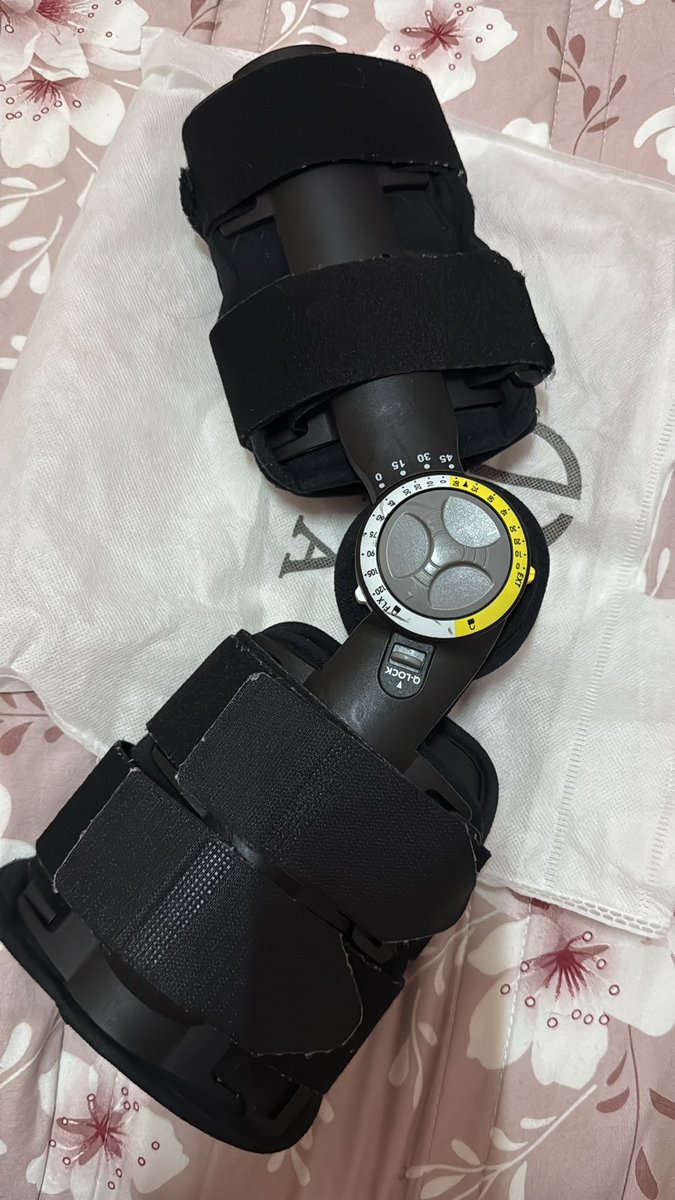 aa819320's tweet photo. 耶👏！終於可以擺脫讓我難受的護具了～醫生說我恢復良好～
���下禮拜出國回來要找時間娛樂娛樂一下～😍😍
#台中
#夫妻情侶一起同樂 https://t.co/cIVyseEeb3